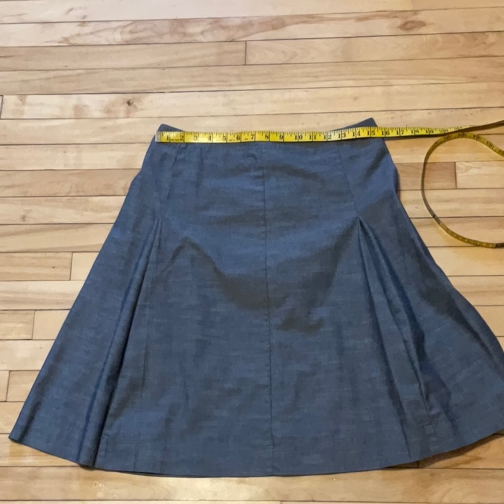 Grey skirt, mid-season (and even for summer)